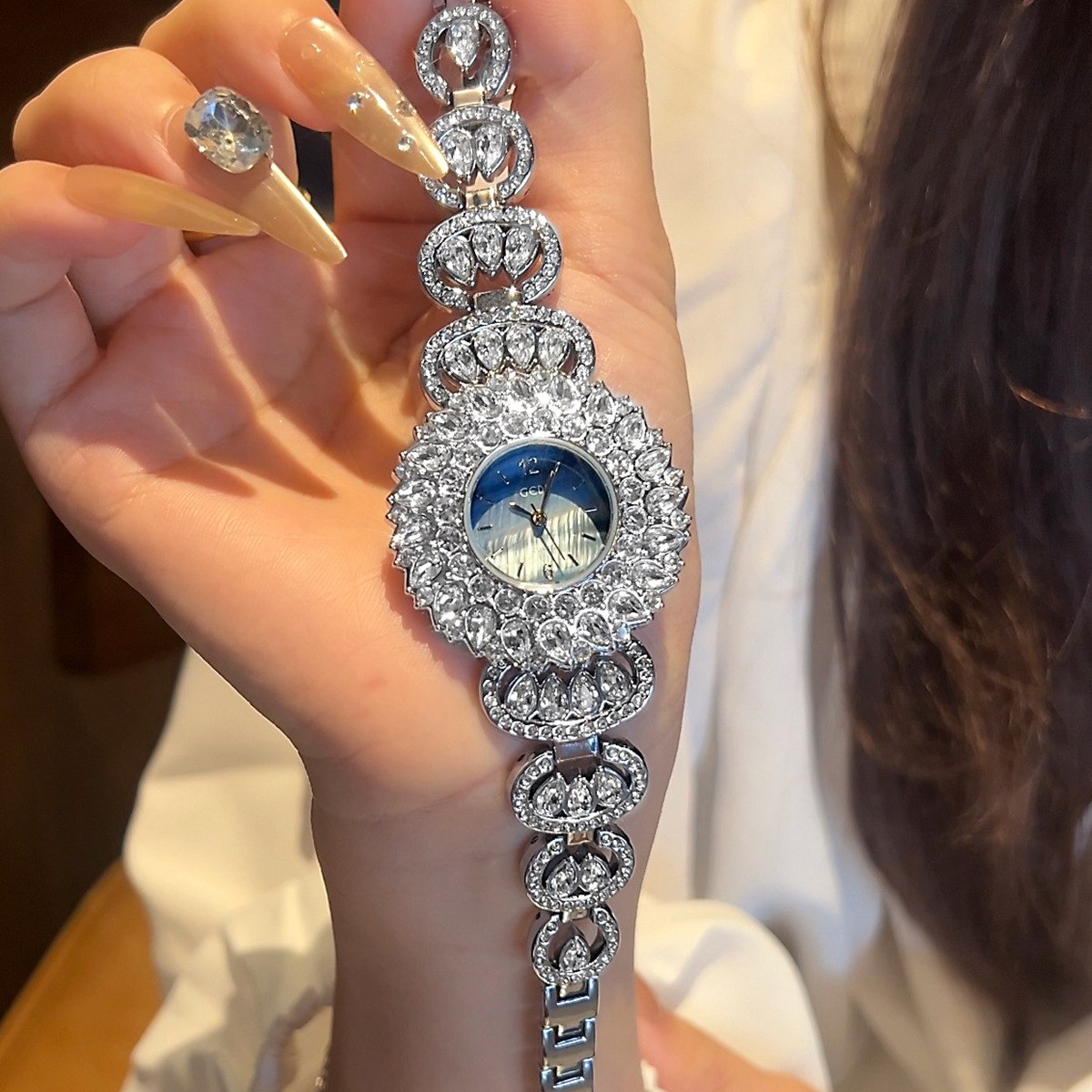 UTHAI CQ443 ファッショナブルな高級星空ブレスレッ - Luxury Ceramic Watch のレビューと価格