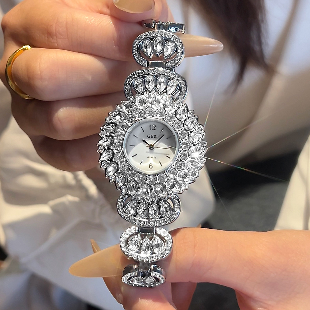 UTHAI CQ443 ファッショナブルな高級星空ブレスレッ - Luxury Ceramic Watch のレビューと価格