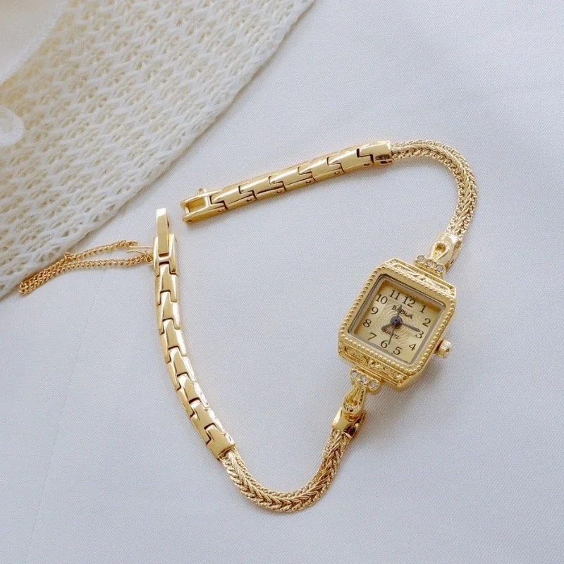 女性のための豪華なストラップ,繊細で軽い,ヴィンテージシック - Vintage Digital Watch のレビューと価格