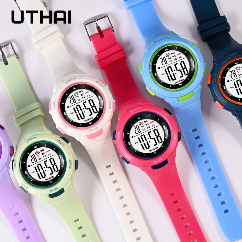 UTHAI キッズ腕時計スポーツファッション発光防水目覚まし - Smartwatch Watches For Kid Boy のレビューと価格